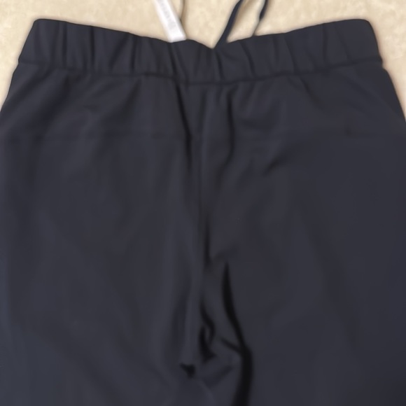 Lululemon black dance pants capri length size 8 - Picture 11 of 11